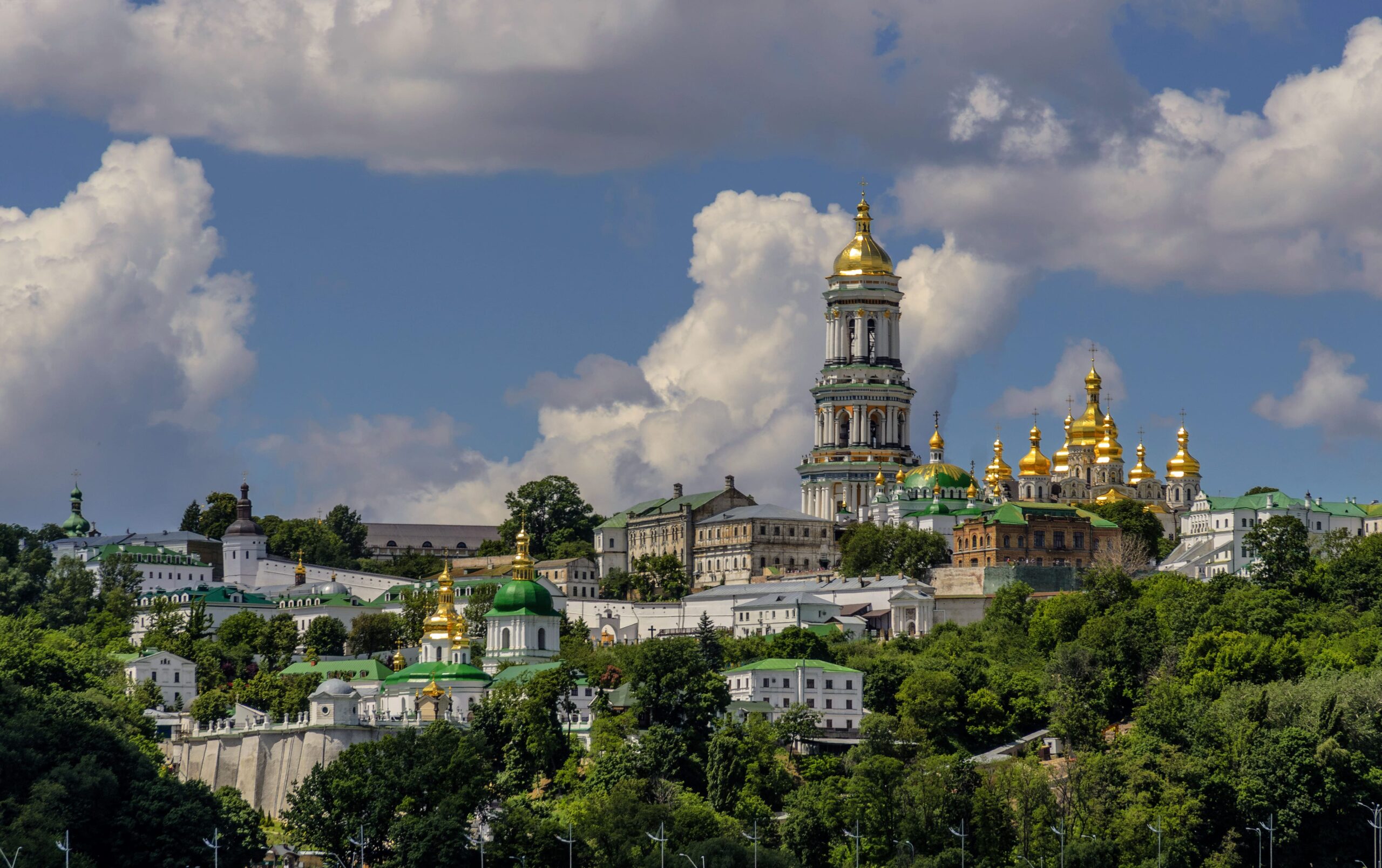 ПриватБанк виділив 2 млн грн на відновлення Лаври
