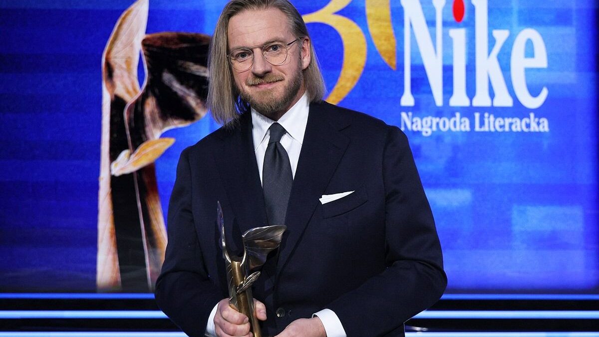 Щепан Твардох отримав премію за роман про війну в Україні
